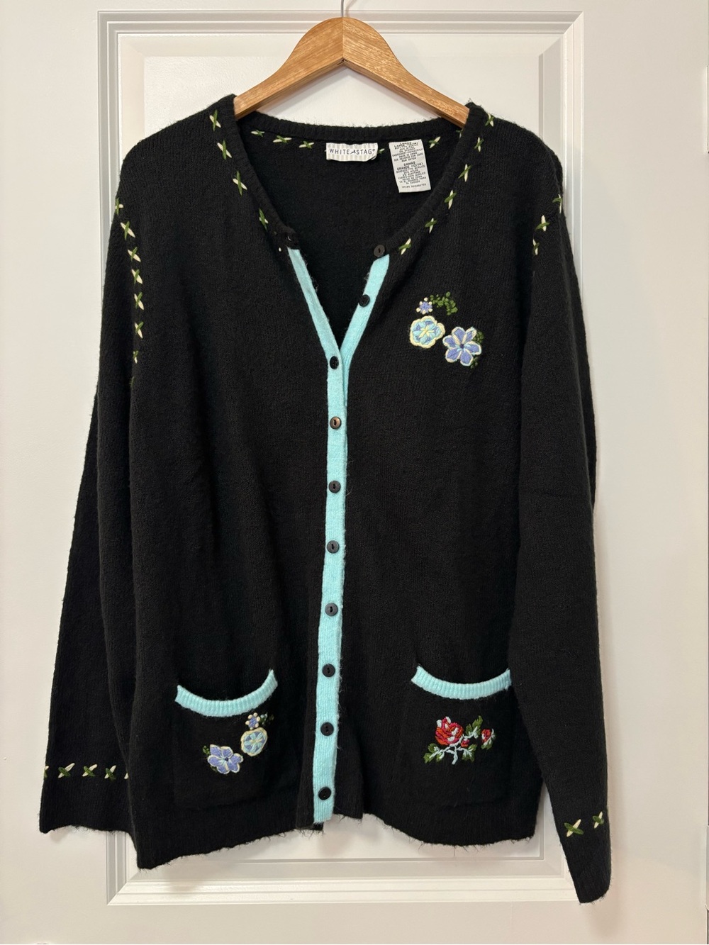 White Stag Vintage Embroidered Floral Cardigan Sweater, Size XL